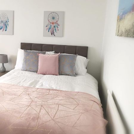 Parking, Smart Tv'S In All Rooms, Central Location Swansea Eksteriør billede