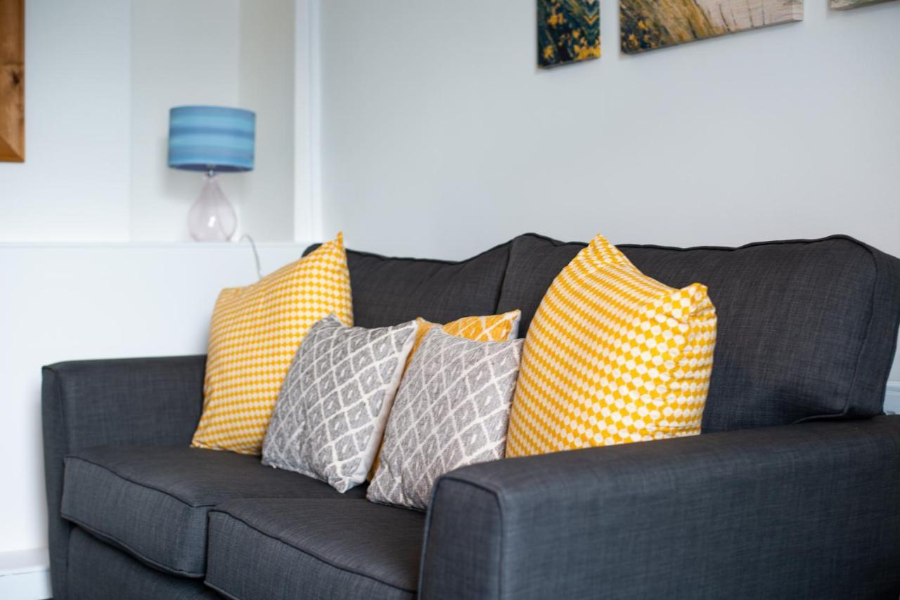 Parking, Smart Tv'S In All Rooms, Central Location Swansea Eksteriør billede