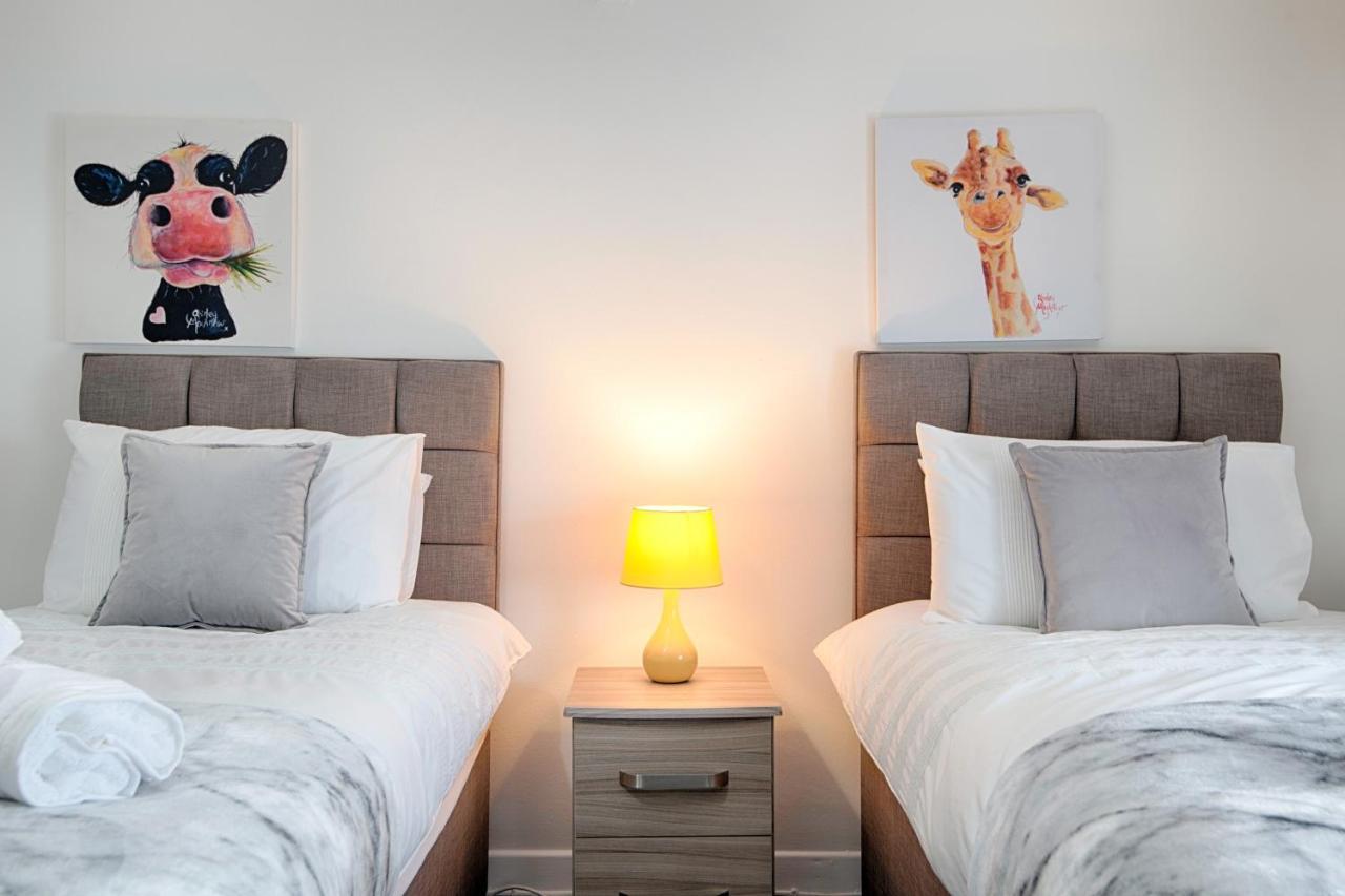 Parking, Smart Tv'S In All Rooms, Central Location Swansea Eksteriør billede