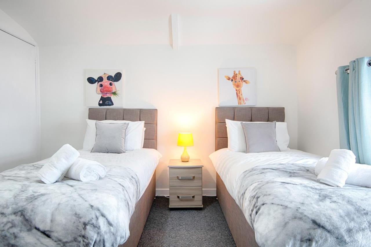 Parking, Smart Tv'S In All Rooms, Central Location Swansea Eksteriør billede