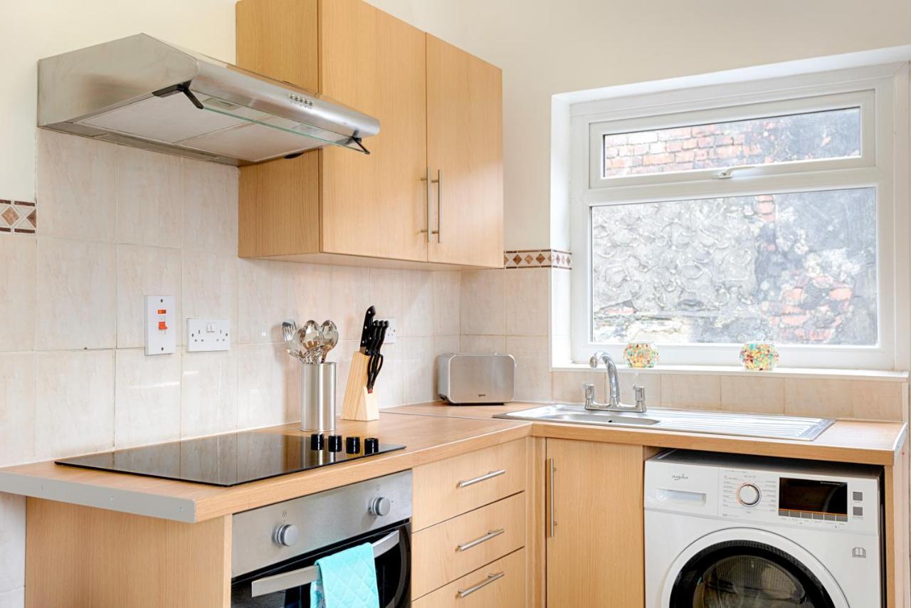 Parking, Smart Tv'S In All Rooms, Central Location Swansea Eksteriør billede