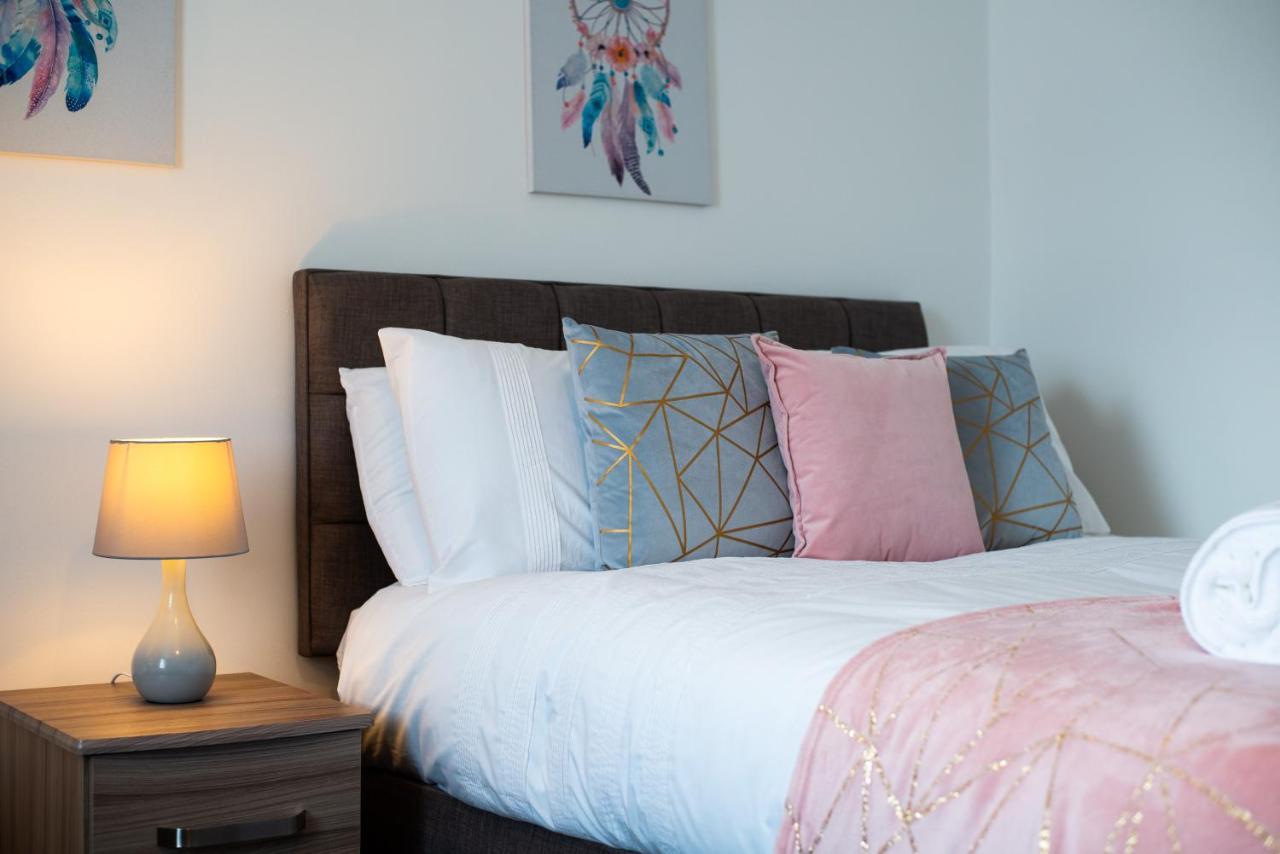 Parking, Smart Tv'S In All Rooms, Central Location Swansea Eksteriør billede